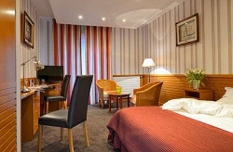 Hotel Le Berry Saint-Nazaire Quarto foto